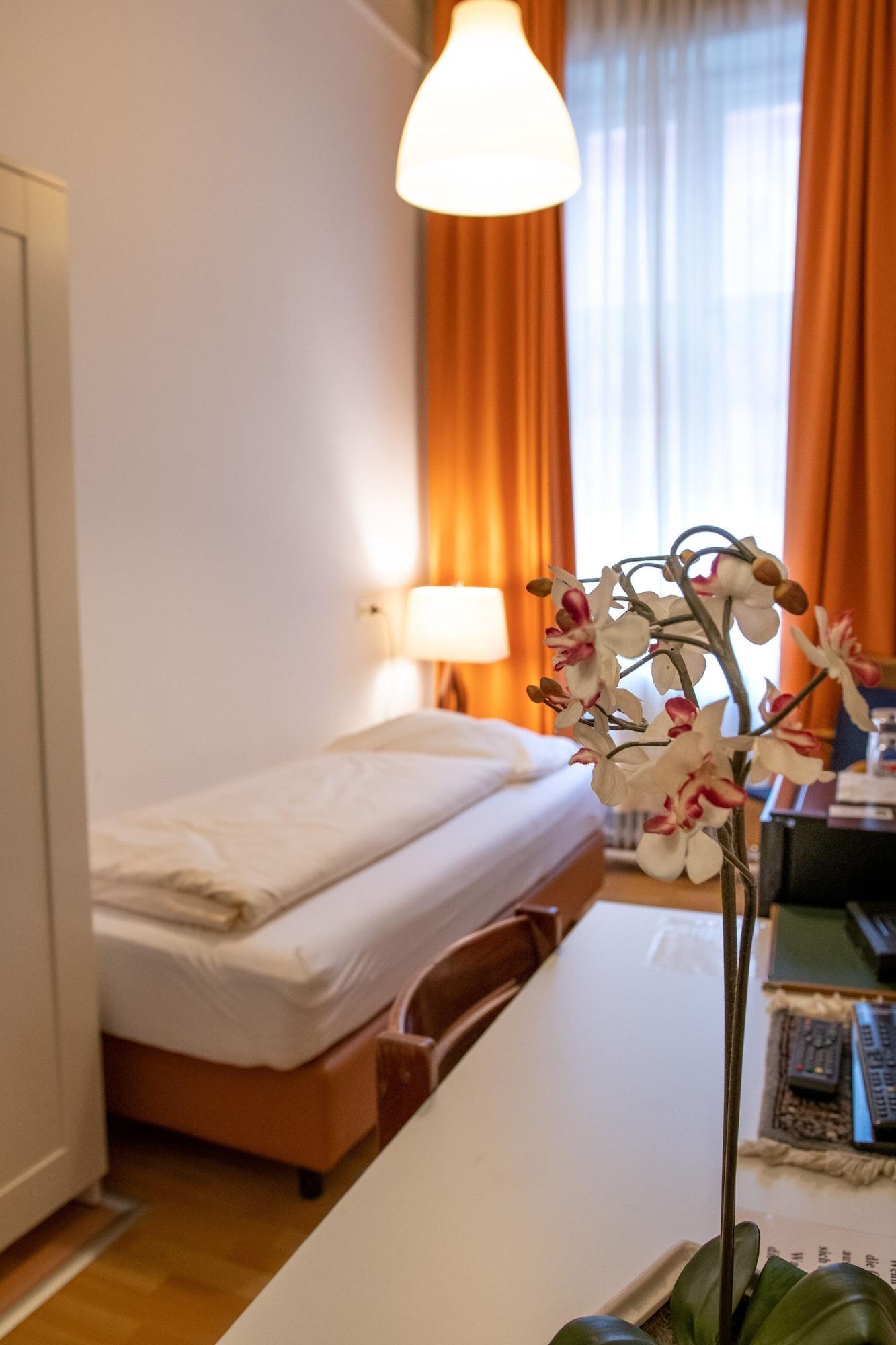 Pension Hotel Mariahilf Wina Bagian luar foto