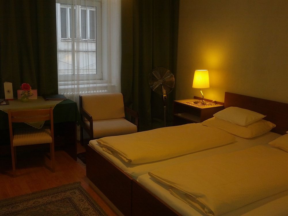 Pension Hotel Mariahilf Wina Bagian luar foto