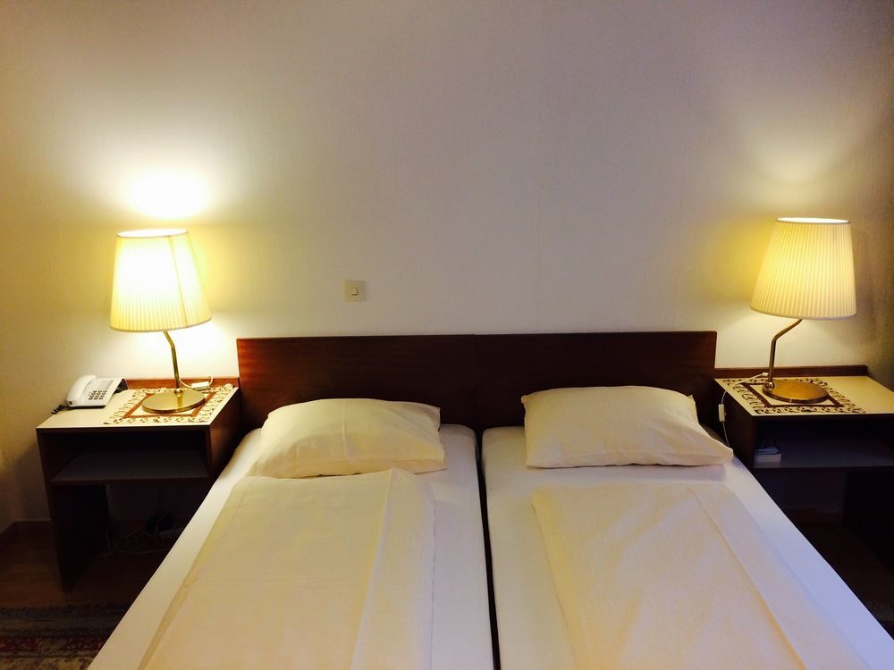 Pension Hotel Mariahilf Wina Bagian luar foto