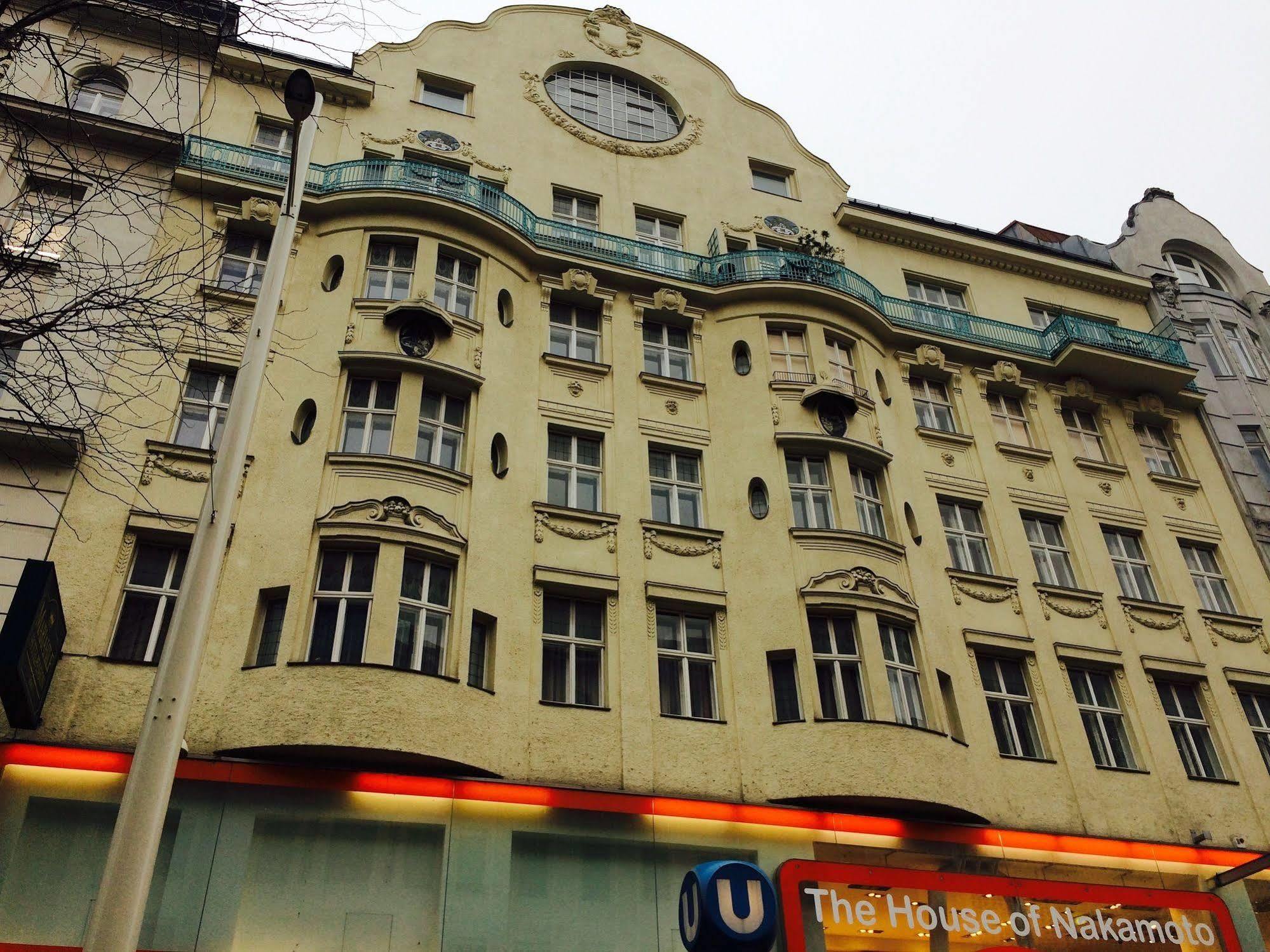 Pension Hotel Mariahilf Wina Bagian luar foto